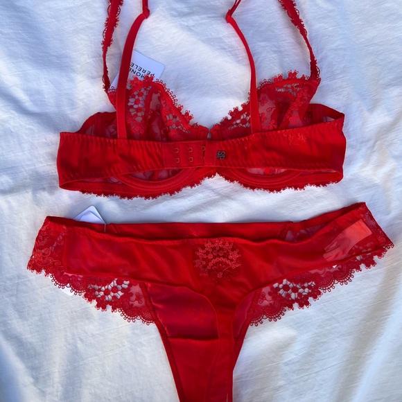 Simone Perele WISH SET demi bra and thong panties in RUBY  BNWT 32c and M thong - Picture 12 of 16